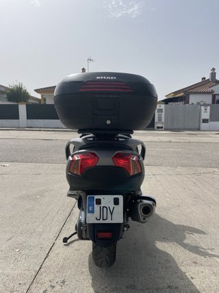 Suzuki Burgman 650 Executive Scooter Gris