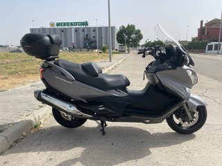 Suzuki Burgman 650 Executive Scooter Gris