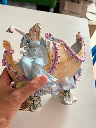 Figura de porcelana biscuit barco