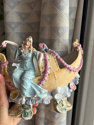 Figura de porcelana biscuit barco
