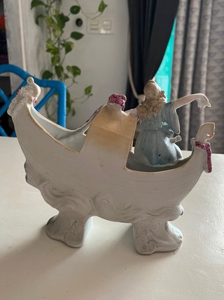 Figura de porcelana biscuit barco