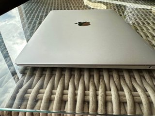 MacBook Air 13 2019 i5 8GB 128GB + Magic Mouse