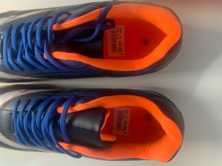 Zapatillas fútbol sala nuevas T. 39 sin estrenar.