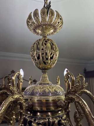 Lámpara de bronce estilo clásico