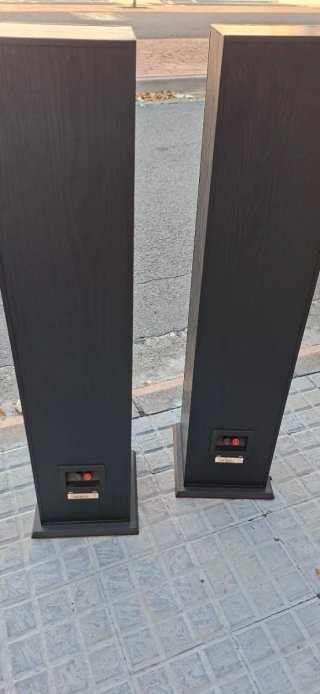 Altavoces Polk Audio T50 Negro/Marrón