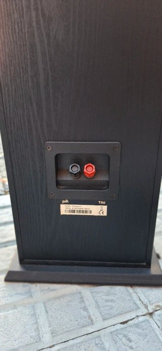 Altavoces Polk Audio T50 Negro/Marrón