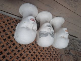 12 - Cabezas de maniquí de corcho