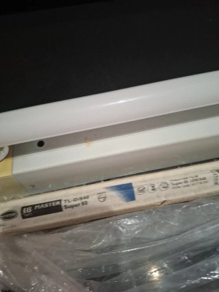 Lámpara Fluorescente Philips 18W con repuesto