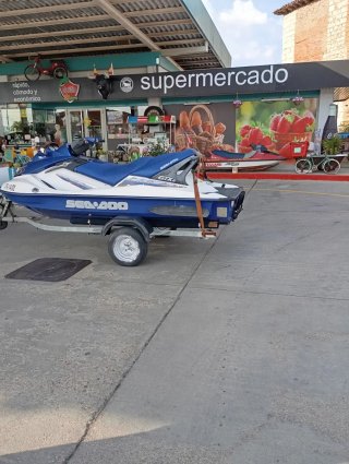 Se cambia moto de agua Sea-Doo 3 plazas por coche