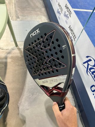 Pala Nox AT10 Genius 12K Agustin Tapia