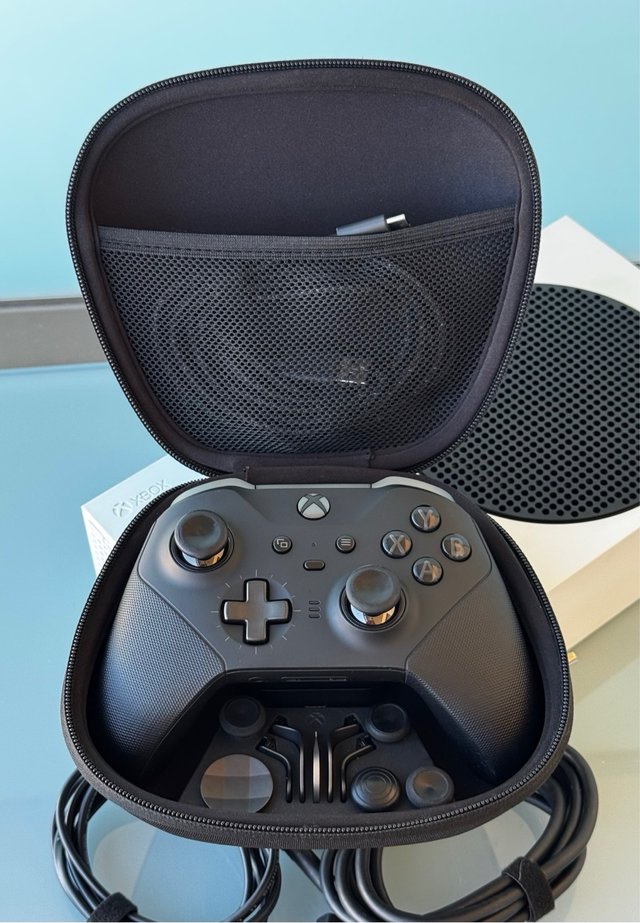 Xbox Series S + Mando Elite 2 + Estuche
