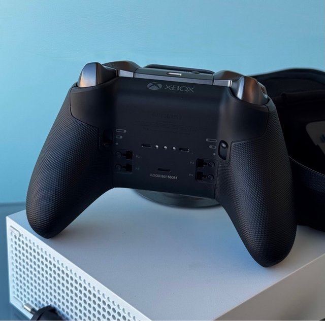 Xbox Series S + Mando Elite 2 + Estuche