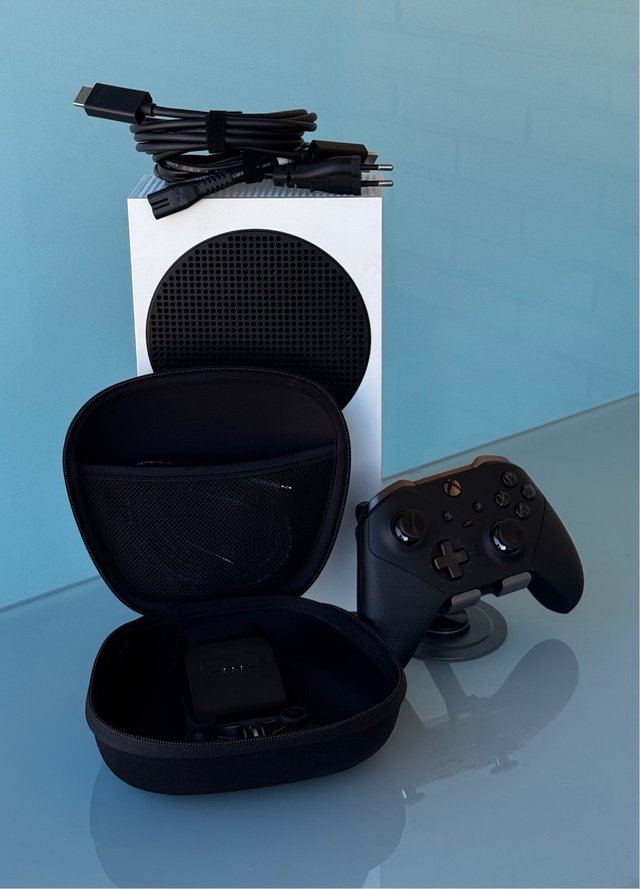 Xbox Series S + Mando Elite 2 + Estuche