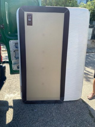 Base tapizada Lo Monaco 90x190 con patas
