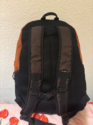 Mochila Billabong Marrón y Negra