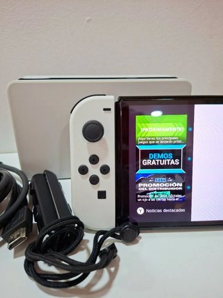 Nintendo Switch OLED Bianca