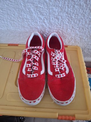 Zapatillas Vans Rojas con Corazones