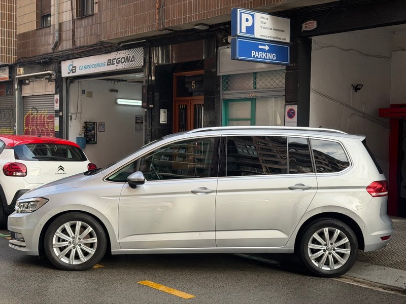 Volkswagen Touran 2017, foto 2