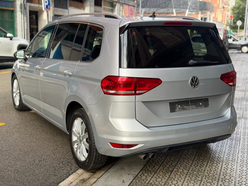 Volkswagen Touran 2017, foto 9