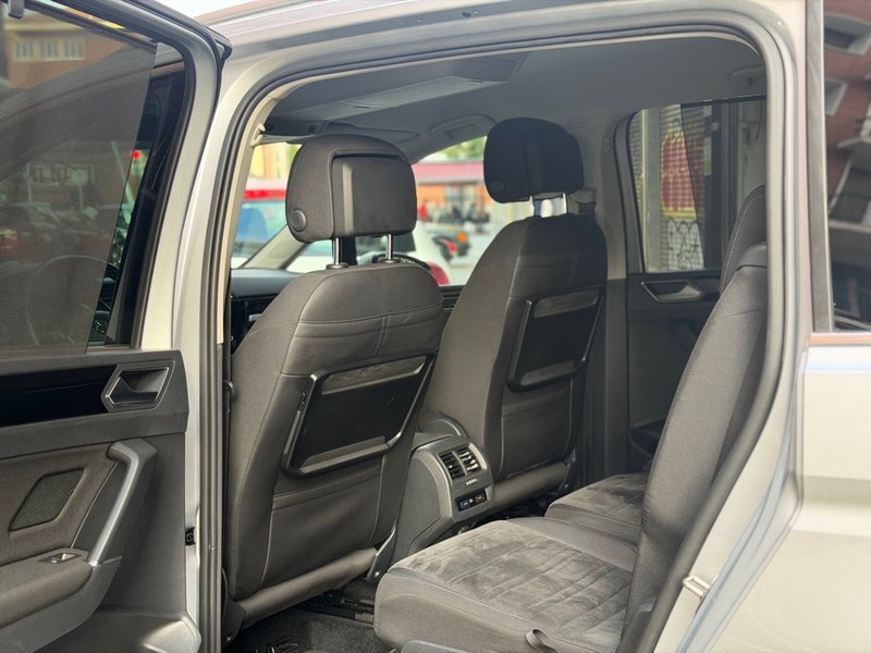 Volkswagen Touran 2017, foto 24