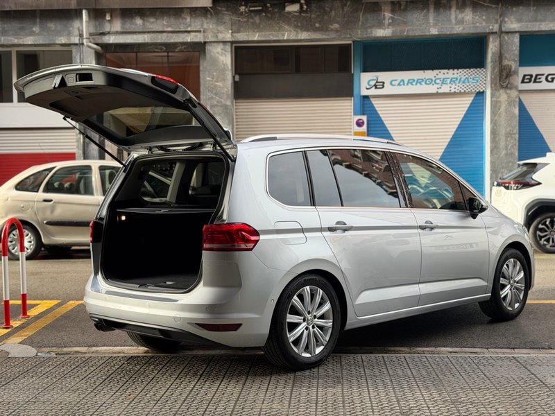 Volkswagen Touran 2017, foto 30
