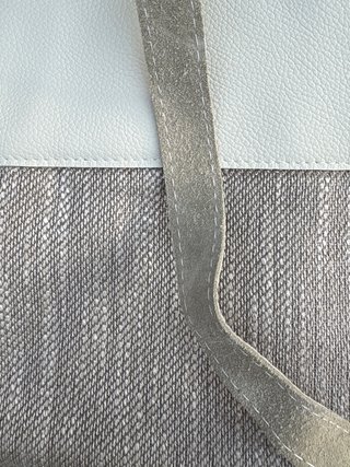 Borsa tote in pelle beige e argento