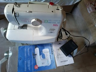 Máquina de coser Victoria