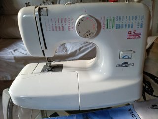 Máquina de coser Victoria