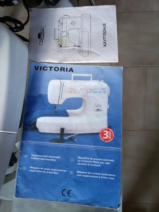 Máquina de coser Victoria