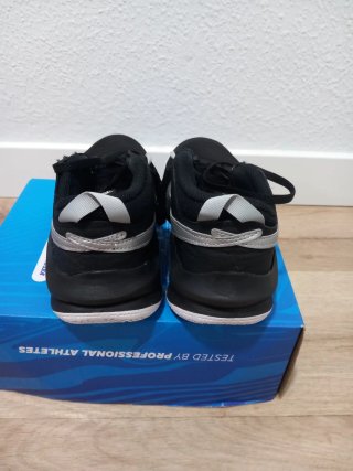Deportivas Baloncesto Negras y Plateadas