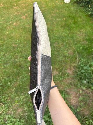 Pochette in pelle bicolore grigio/beige