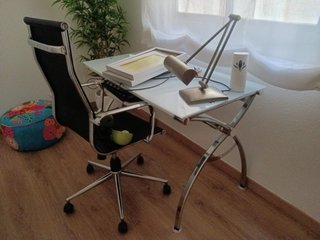 Mesa cristal despacho y sillón