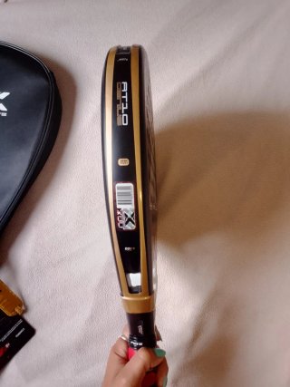 Pala NOX AT10 Genius 18K Agustín Tapia 2024