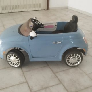 Macchina elettrica Fiat 500 12V con telecomando