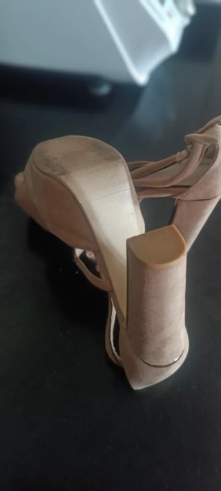 Zapatos de tacón beige talla 39