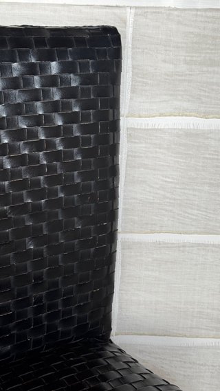 Silla vintage trenzada piel negra