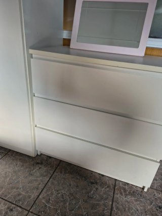 Set armario y cómoda con tres cajoneras