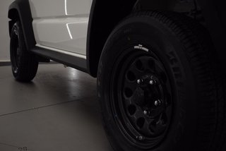 Suzuki Jimny  1.5 PRO 5MT 4x4