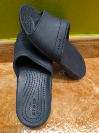 Chanclas Crocs y Sandalias Igor Verano