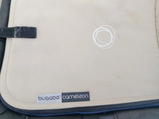 Carro de bebé Bugaboo azul y blanco