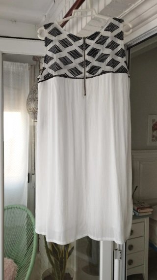 Vestido blanco y negro OBJECT