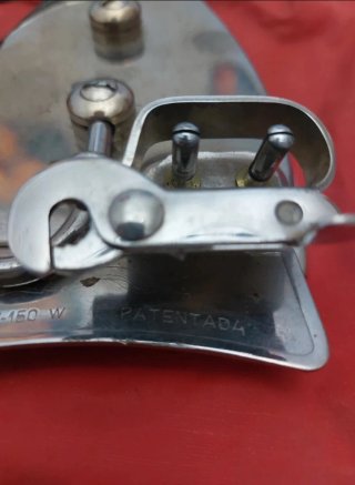 Plancha antigua con caja y funda