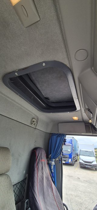 Camión Renault Midlum 220 DXI 2013