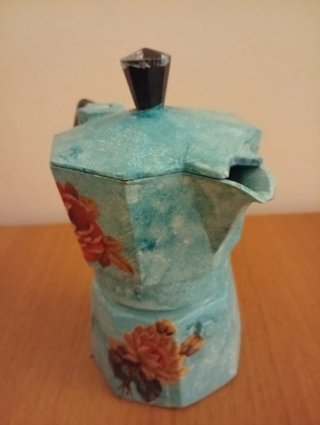 Caffettiera decorata con fiori