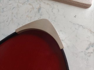 Vassoio ovale vintage bordeaux in legno e metallo