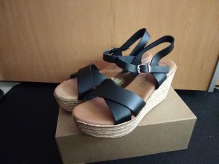 Sandalias con de piel negras