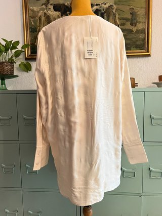COS – Ivory Satin Tunic Blouse – V-Neck – 100%