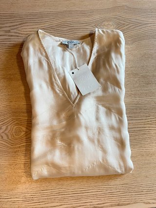 COS – Ivory Satin Tunic Blouse – V-Neck – 100%