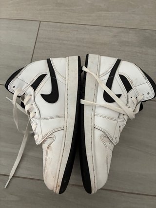 Nike Air Jordan 1 Mid Blancas Niño 38,5