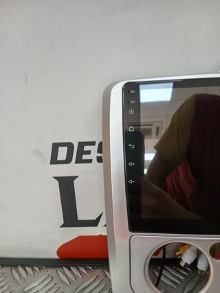 Pantalla multimedia Ford Focus Mk2 con marco.